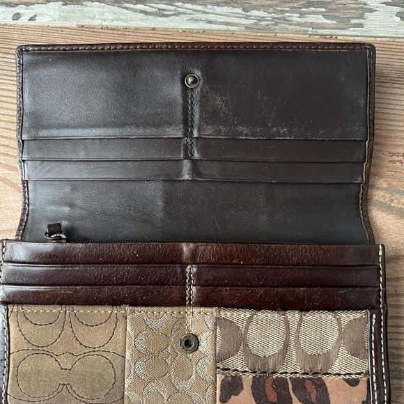 Womens Coach Wallet - Picture 3 of 3